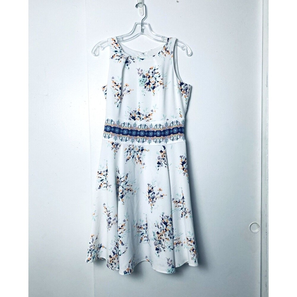 Eva Mendes New York & Company Fit & Flare Dress Women Size 6 White Floral
